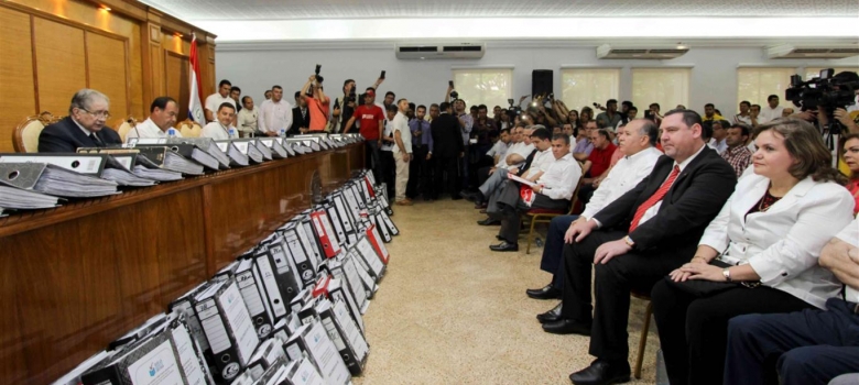 Justicia Electoral recibe planillas de firmas recolectadas por la ANR, para el cruce de datos con el RCP 